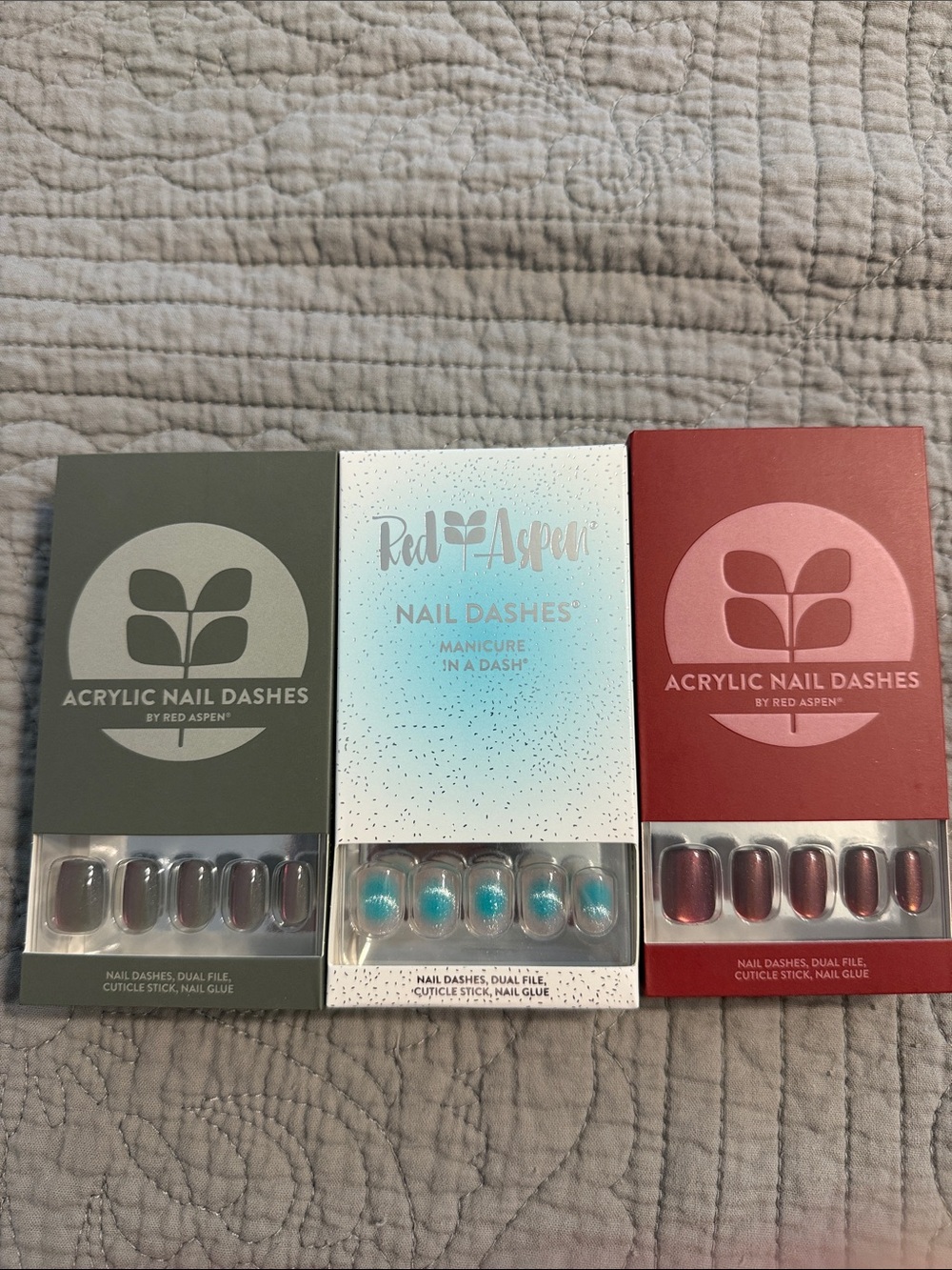 Red Aspen Acrylic Press-On Nails - Teal & Burgundy Mix